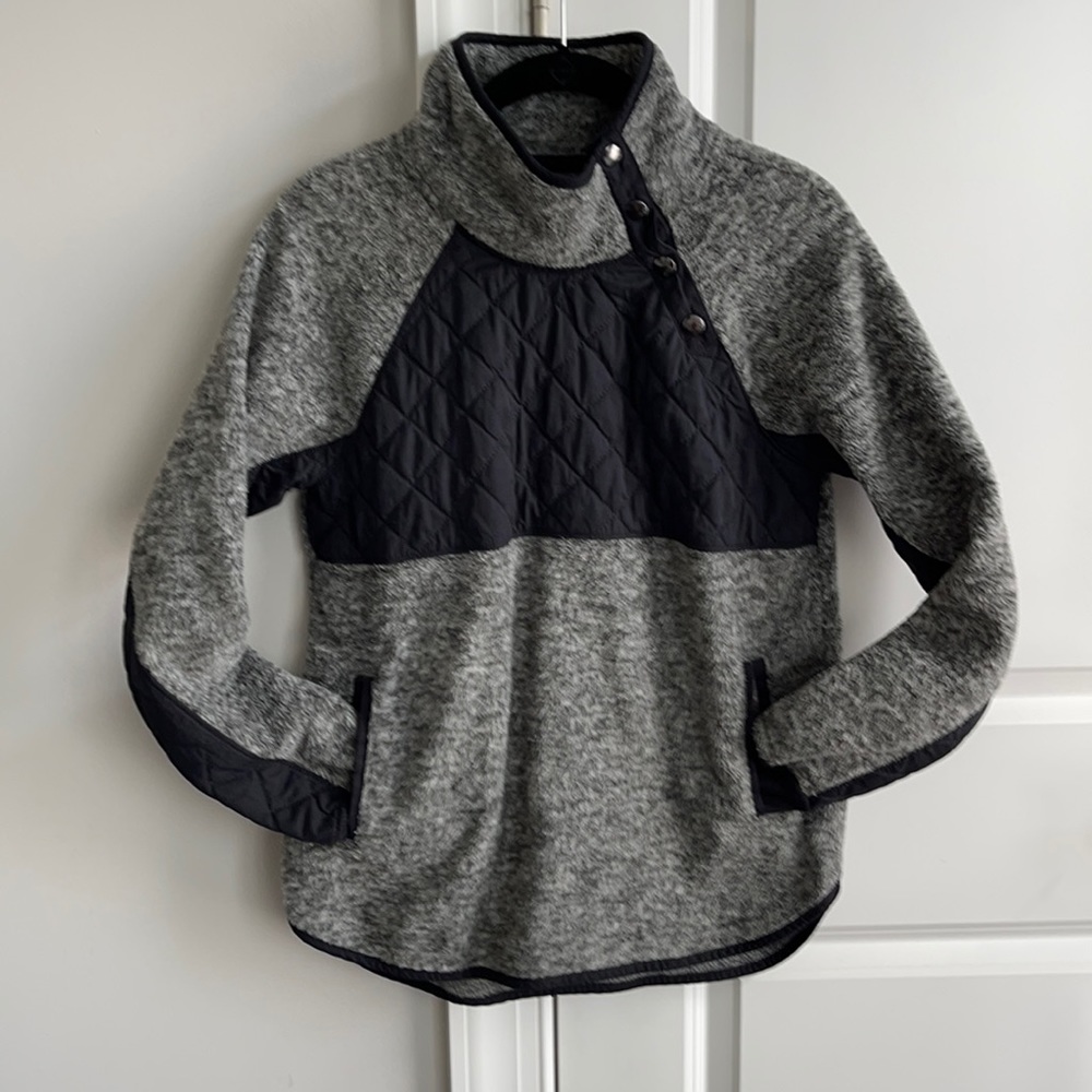 Abercrombie & Fitch Sweater